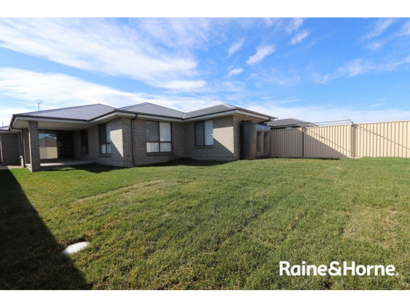 68 Basalt Way, Kelso NSW 2795