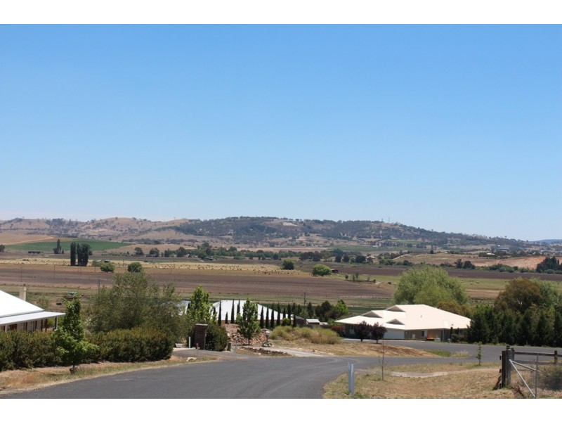 30 Ironstone Avenue, Bathurst NSW 2795