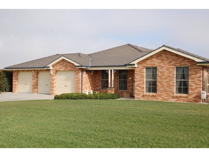 68 McBrien Drive, Bathurst NSW 2795