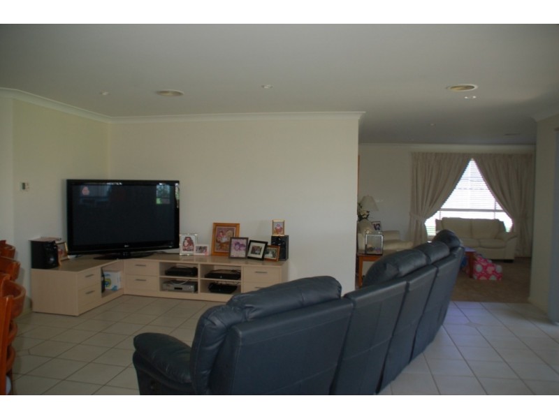 68 McBrien Drive, Bathurst NSW 2795