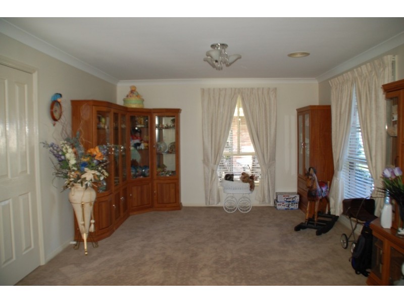 68 McBrien Drive, Bathurst NSW 2795