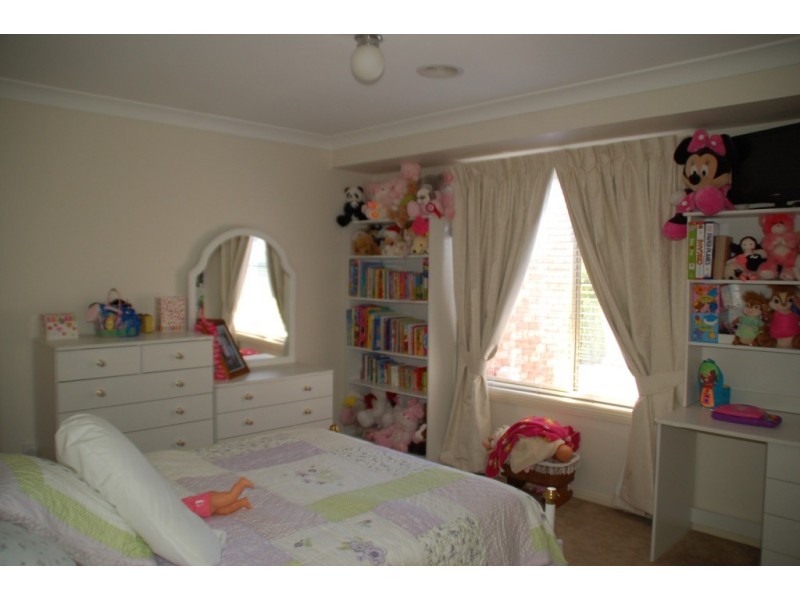 68 McBrien Drive, Bathurst NSW 2795