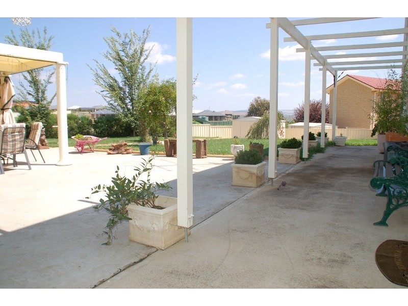 47 Endurance Court, Bathurst NSW 2795