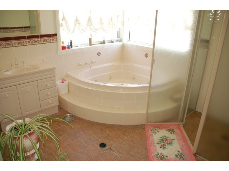 47 Endurance Court, Bathurst NSW 2795