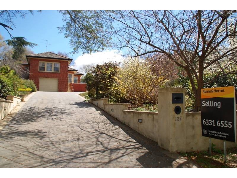 137 Hope Street, Bathurst NSW 2795