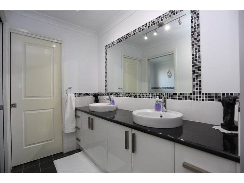 51 Darwin Drive, Llanarth NSW 2795