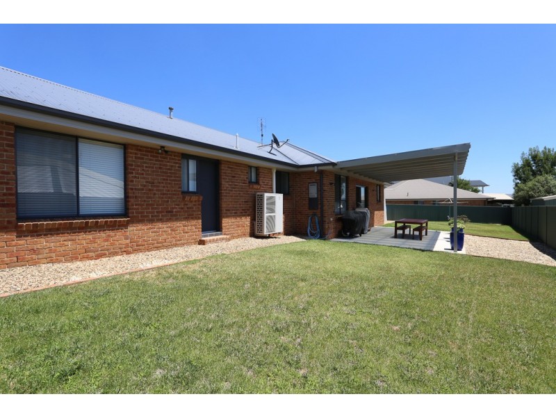 51 Darwin Drive, Llanarth NSW 2795