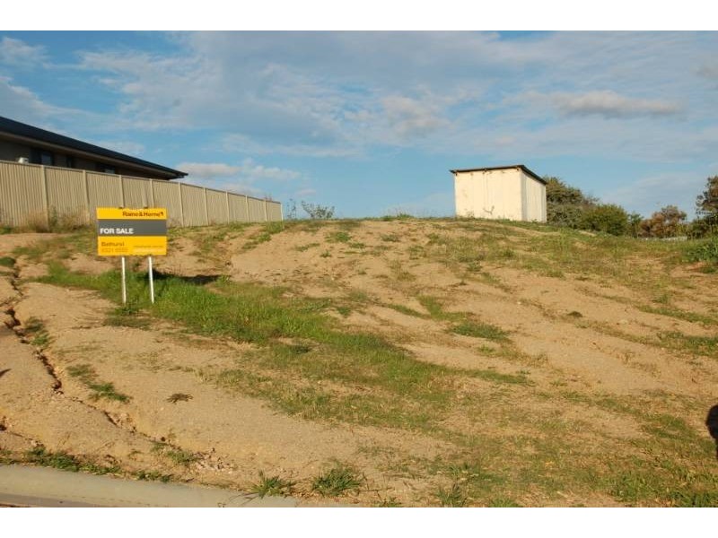 3 Shackleton Close, Bathurst NSW 2795