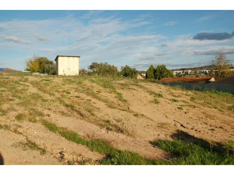 3 Shackleton Close, Bathurst NSW 2795