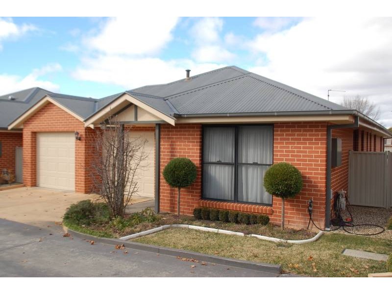 2/101 Lambert Street, Bathurst NSW 2795