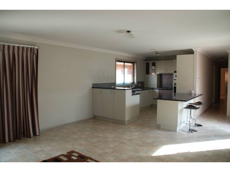 2/101 Lambert Street, Bathurst NSW 2795