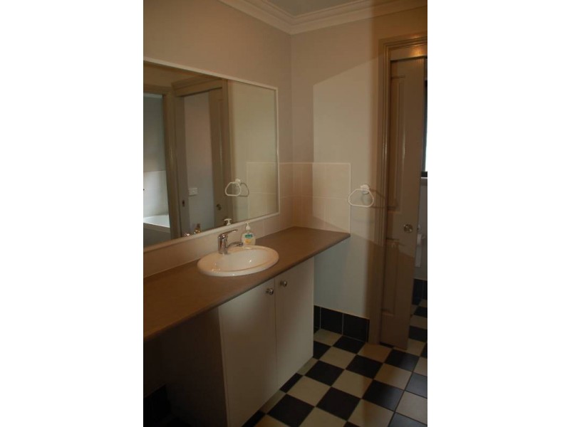 2/101 Lambert Street, Bathurst NSW 2795