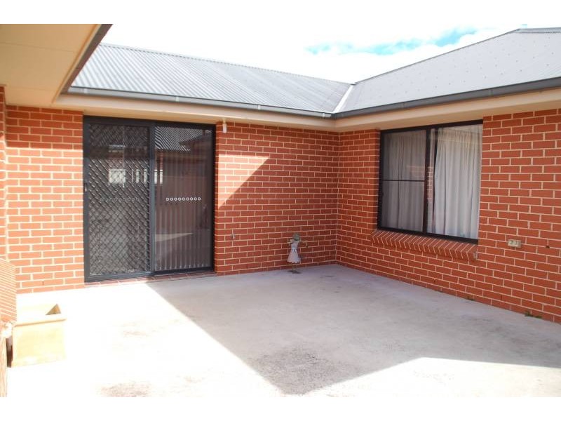 2/101 Lambert Street, Bathurst NSW 2795