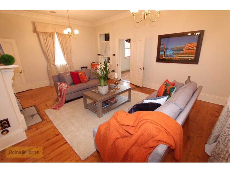 169 Keppel Street, Bathurst NSW 2795