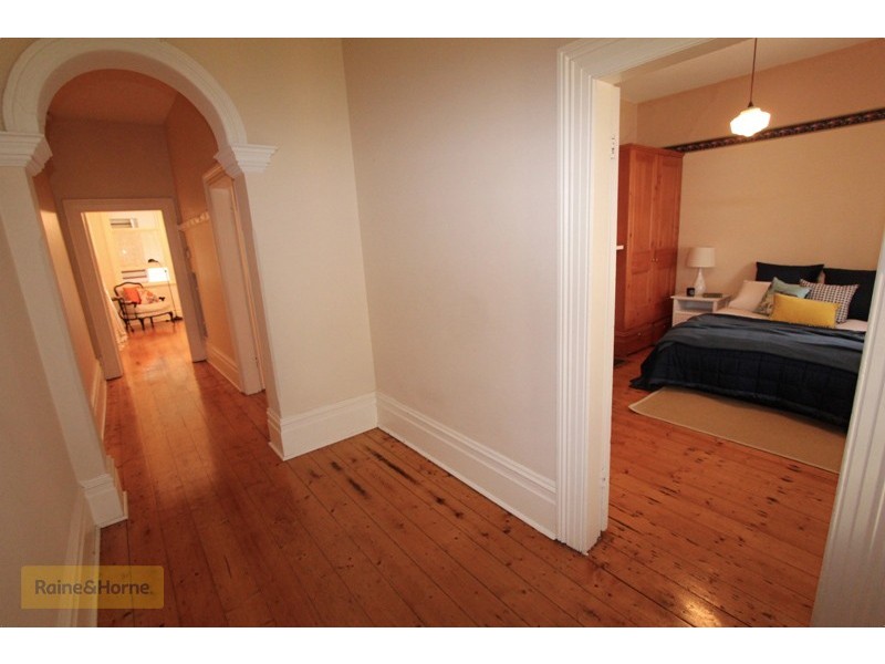 169 Keppel Street, Bathurst NSW 2795