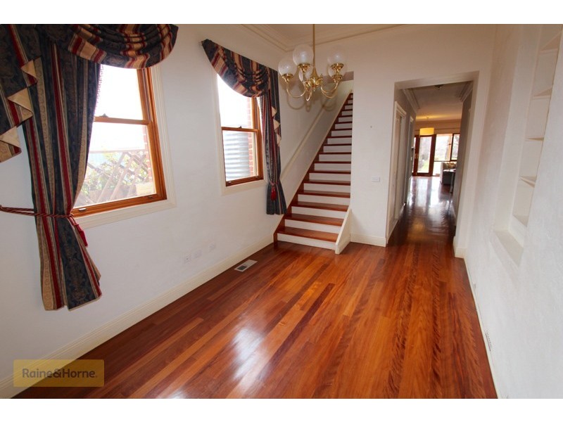 169 Keppel Street, Bathurst NSW 2795