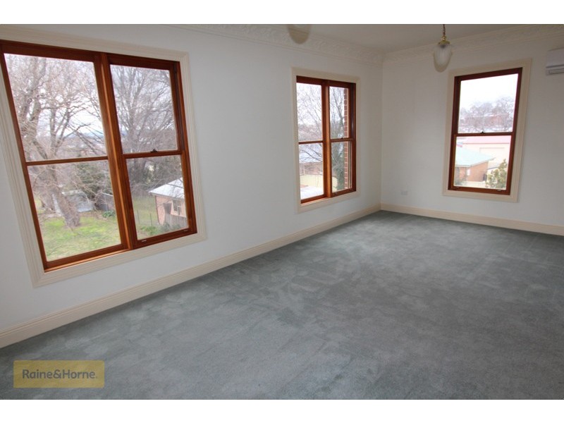 169 Keppel Street, Bathurst NSW 2795