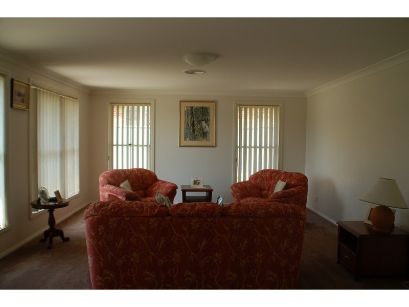 35 Cypress Crescent, Bathurst NSW 2795