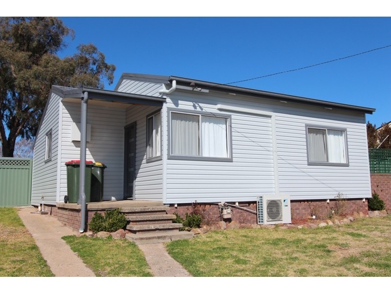 12 Pacific Way, West Bathurst NSW 2795
