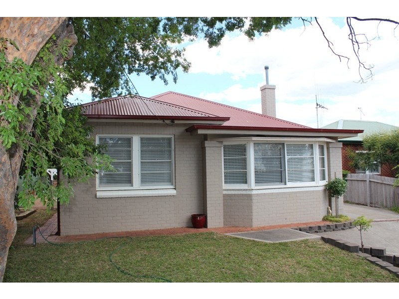 126 Mitre Street, Bathurst NSW 2795