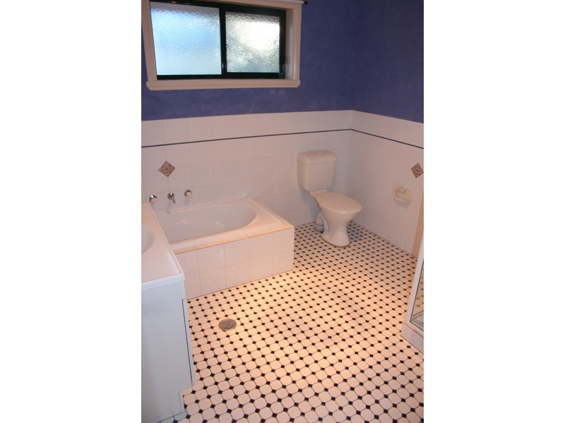 28a Gilmour Street, Bathurst NSW 2795