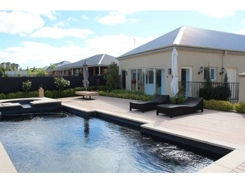 90 Blue Ridge Drive, Bathurst NSW 2795