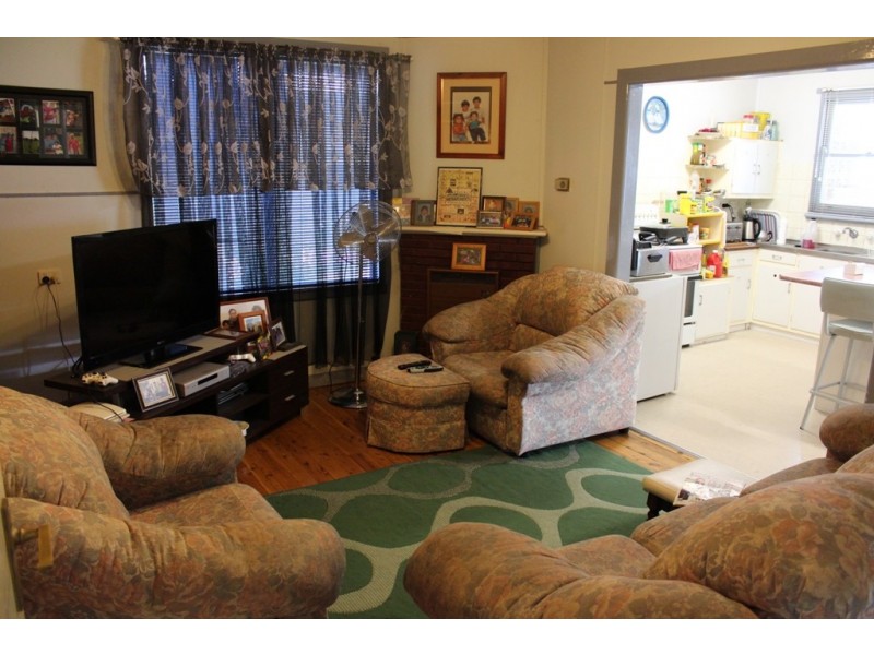 16 Cross Street, Bathurst NSW 2795