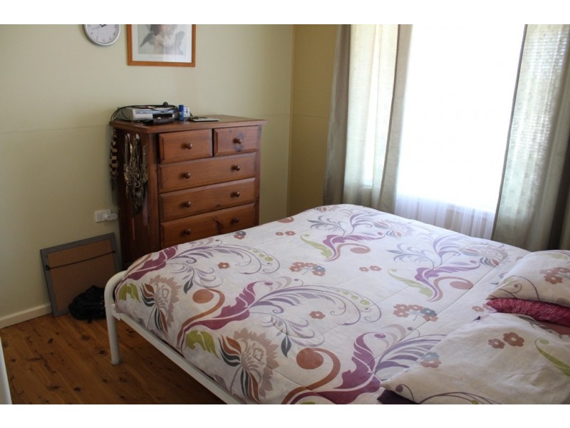 16 Cross Street, Bathurst NSW 2795