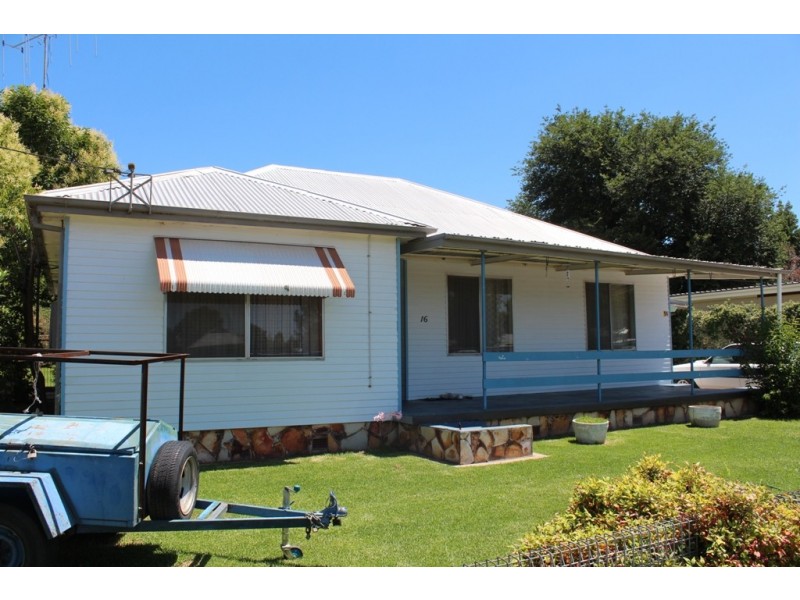16 Cross Street, Bathurst NSW 2795
