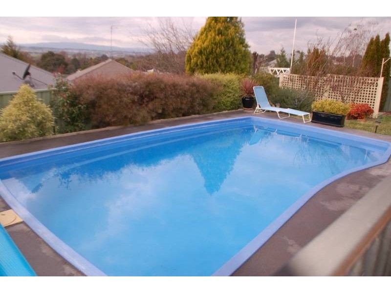 17 Cherrywood Crescent, Bathurst NSW 2795