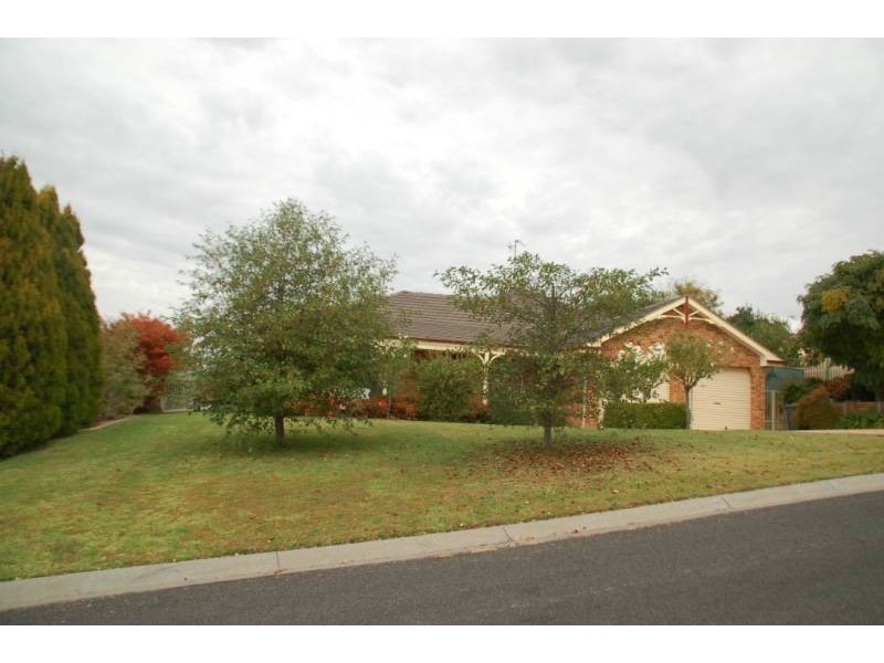 17 Cherrywood Crescent, Bathurst NSW 2795