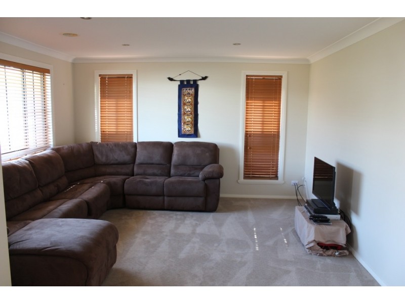 47 Halfpenny Drive, Bathurst NSW 2795