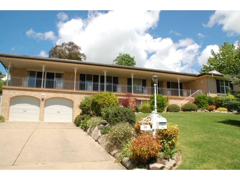28 Lorimer Street, Bathurst NSW 2795