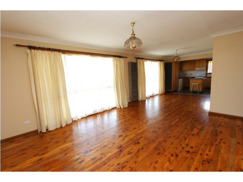 5 Bassett Drive, West Bathurst NSW 2795