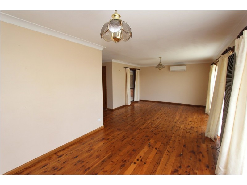 5 Bassett Drive, West Bathurst NSW 2795