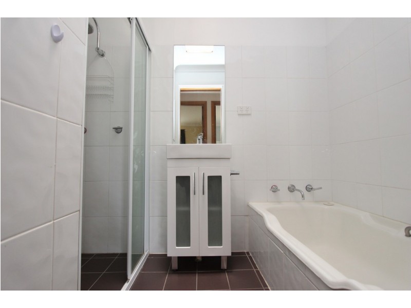 5 Bassett Drive, West Bathurst NSW 2795