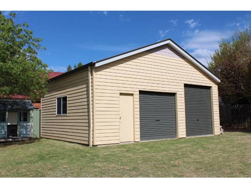 6 Honeysuckle Close, Bathurst NSW 2795