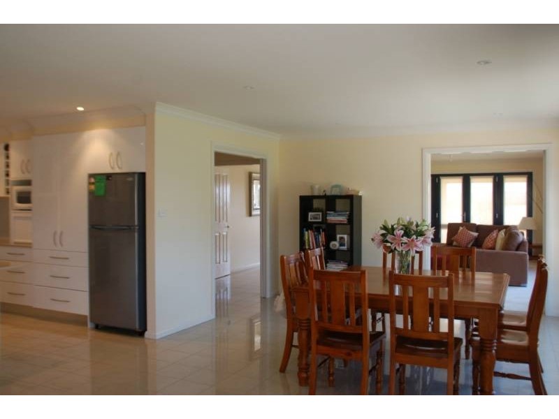 26 Carlyle Ave, Bathurst NSW 2795