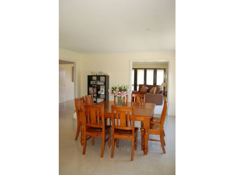 26 Carlyle Ave, Bathurst NSW 2795