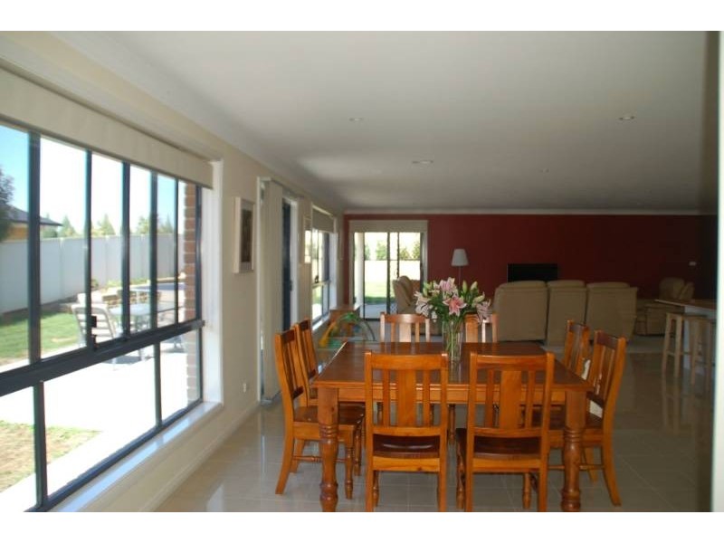 26 Carlyle Ave, Bathurst NSW 2795