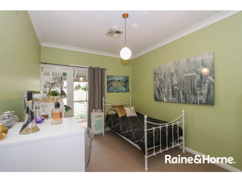 12 Graham Drive, Kelso NSW 2795