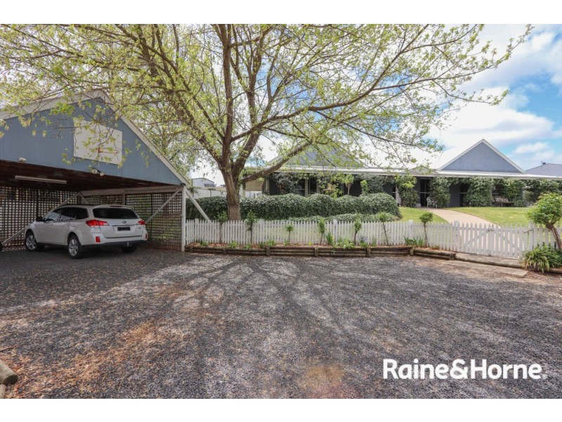 12 Graham Drive, Kelso NSW 2795