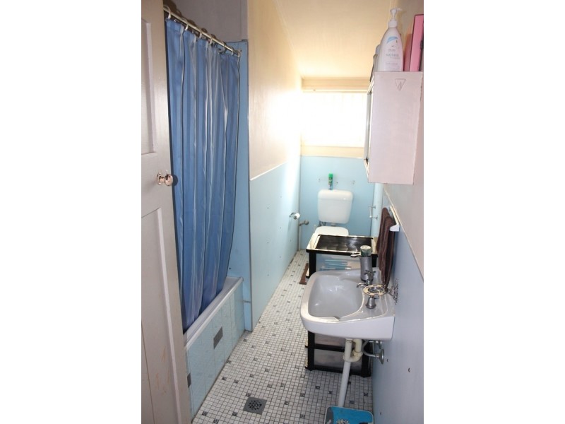 11 Owen Way, West Bathurst NSW 2795