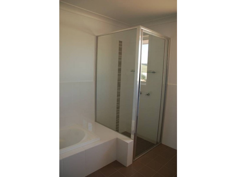 1 She Oak Close, Bathurst NSW 2795