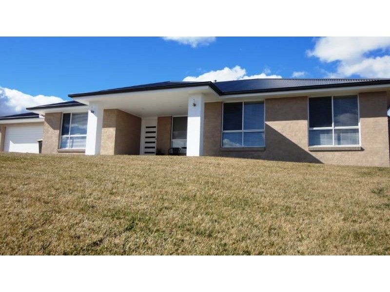 1 She Oak Close, Bathurst NSW 2795