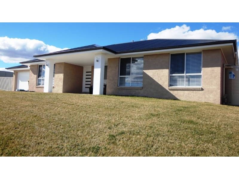 1 She Oak Close, Bathurst NSW 2795