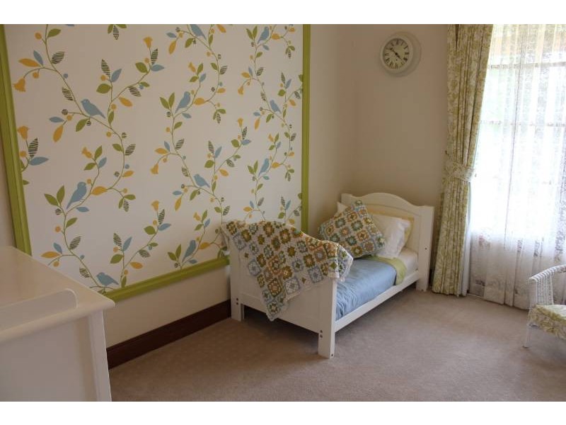 5 Finley Close, Bathurst NSW 2795