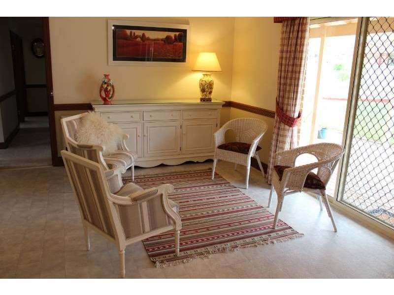 5 Finley Close, Bathurst NSW 2795