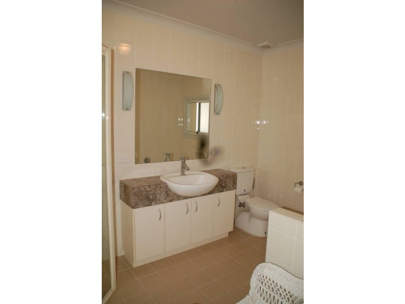 180 Piper Street, Bathurst NSW 2795