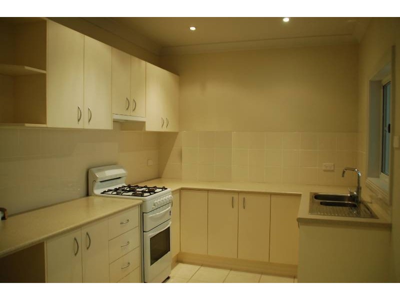 180 Piper Street, Bathurst NSW 2795